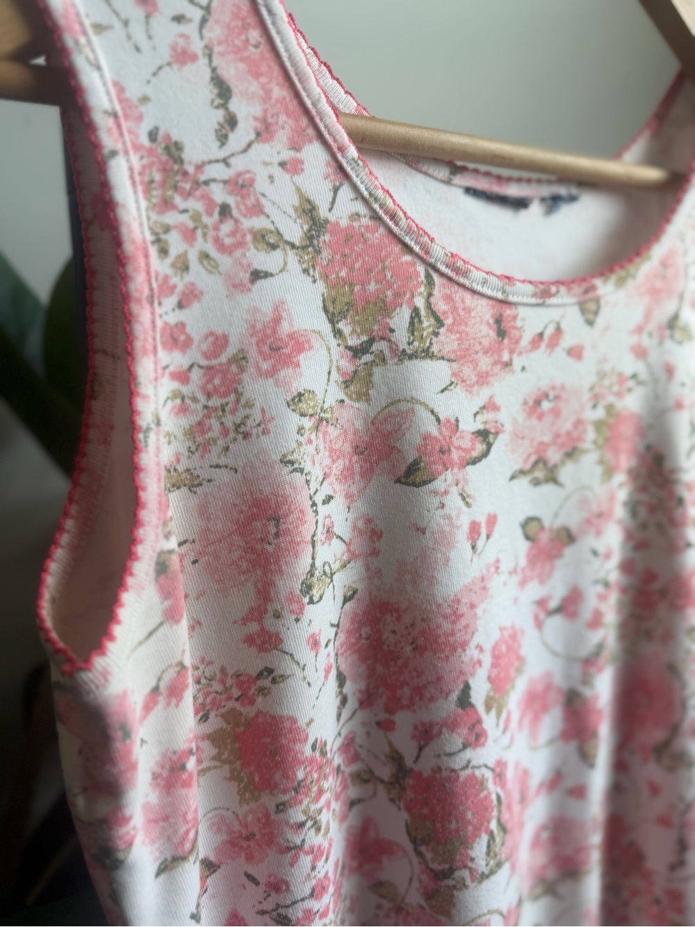 Floral Pink Sleeveless Tank Top - Women's - Picture 2 of 2